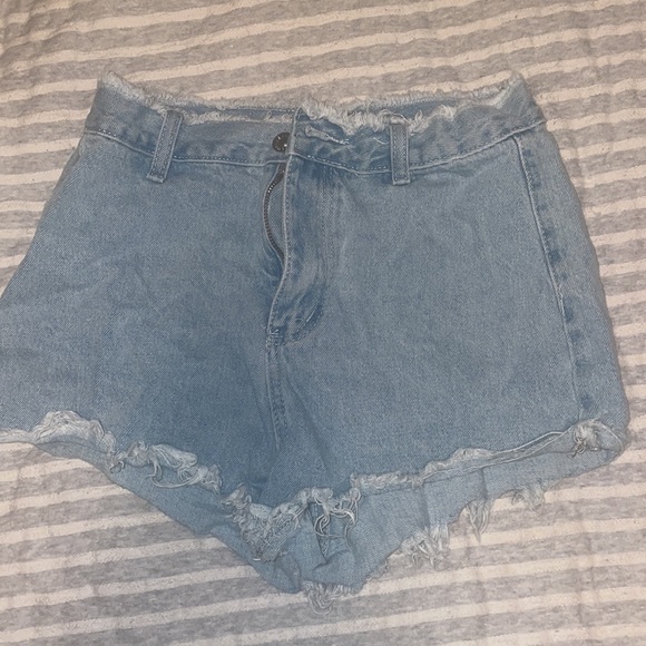Jean Shorts Shein Heart Pockets - Picture 2 of 2